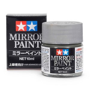 Un flacon rond en verre de 10ml de peinture Tamiya Lacquer Paint LP-48 Argent Étincelant (Sparkling Silver), posé sur un fond blanc neutre. Le bouchon est gris et l'étiquette est bien visible.